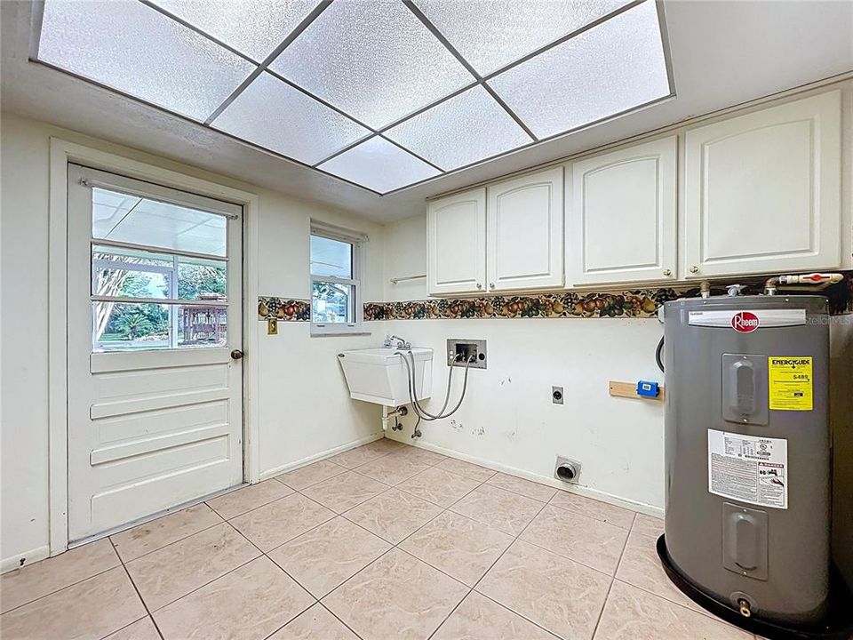 На продажу: $369,900 (3 спален, 2 ванн, 1579 Квадратных фут)