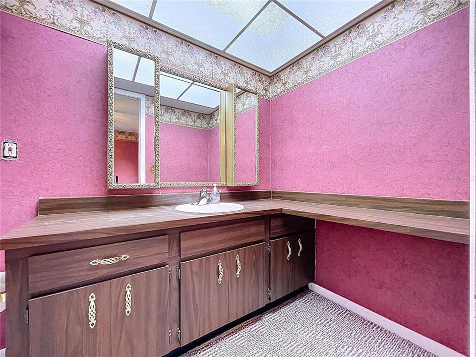 На продажу: $369,900 (3 спален, 2 ванн, 1579 Квадратных фут)