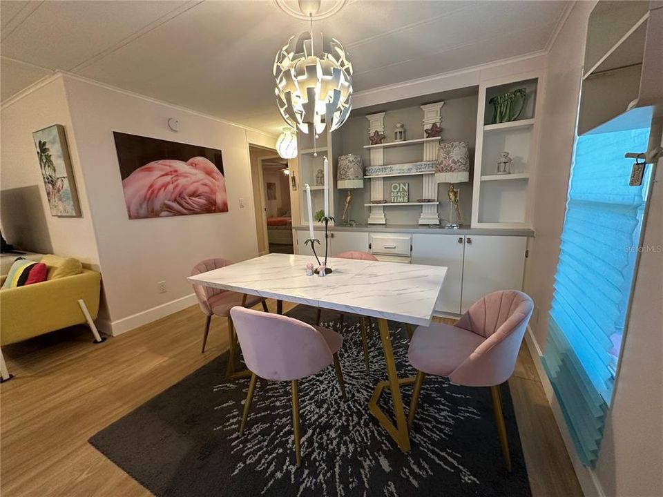 Activo con contrato: $1,495 (2 camas, 2 baños, 1000 Pies cuadrados)