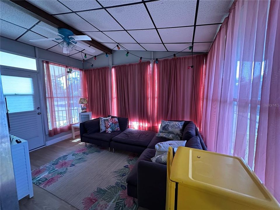 Activo con contrato: $1,495 (2 camas, 2 baños, 1000 Pies cuadrados)