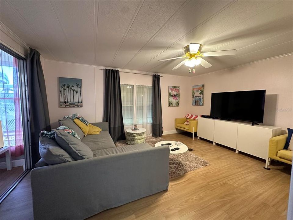 Activo con contrato: $1,495 (2 camas, 2 baños, 1000 Pies cuadrados)