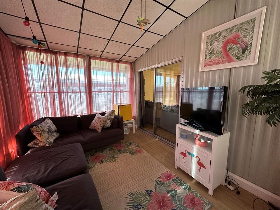 Activo con contrato: $1,495 (2 camas, 2 baños, 1000 Pies cuadrados)