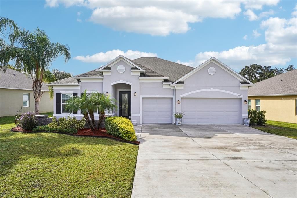 合同活跃: $448,333 (4 贝兹, 3 浴室, 2722 平方英尺)