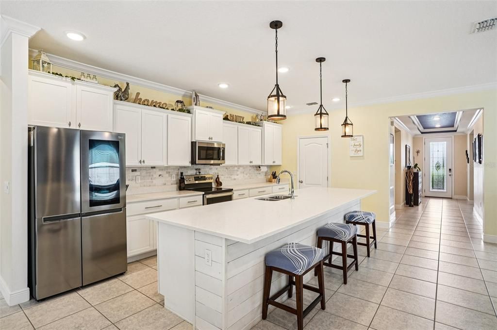 合同活跃: $448,333 (4 贝兹, 3 浴室, 2722 平方英尺)