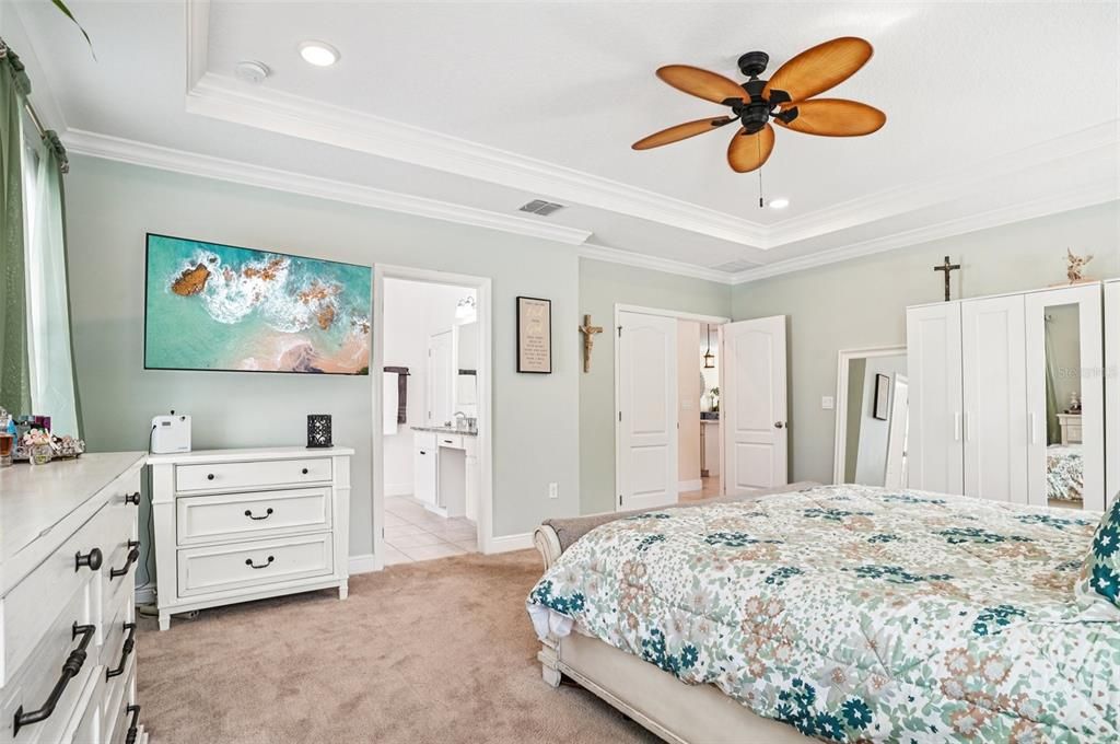 合同活跃: $448,333 (4 贝兹, 3 浴室, 2722 平方英尺)