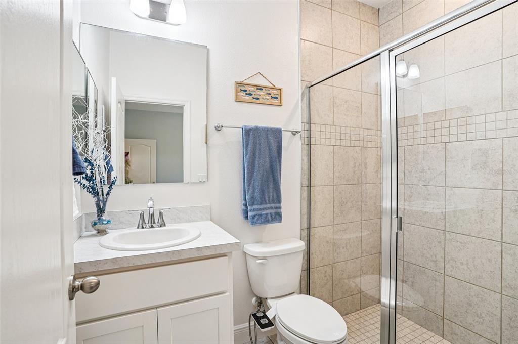 合同活跃: $448,333 (4 贝兹, 3 浴室, 2722 平方英尺)