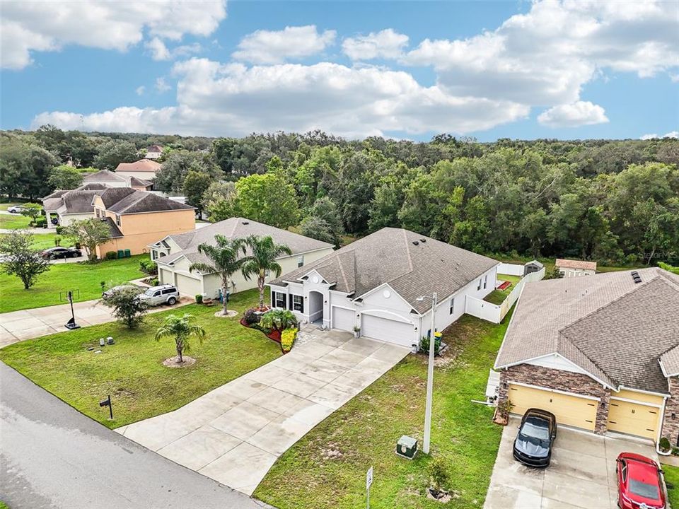 合同活跃: $448,333 (4 贝兹, 3 浴室, 2722 平方英尺)