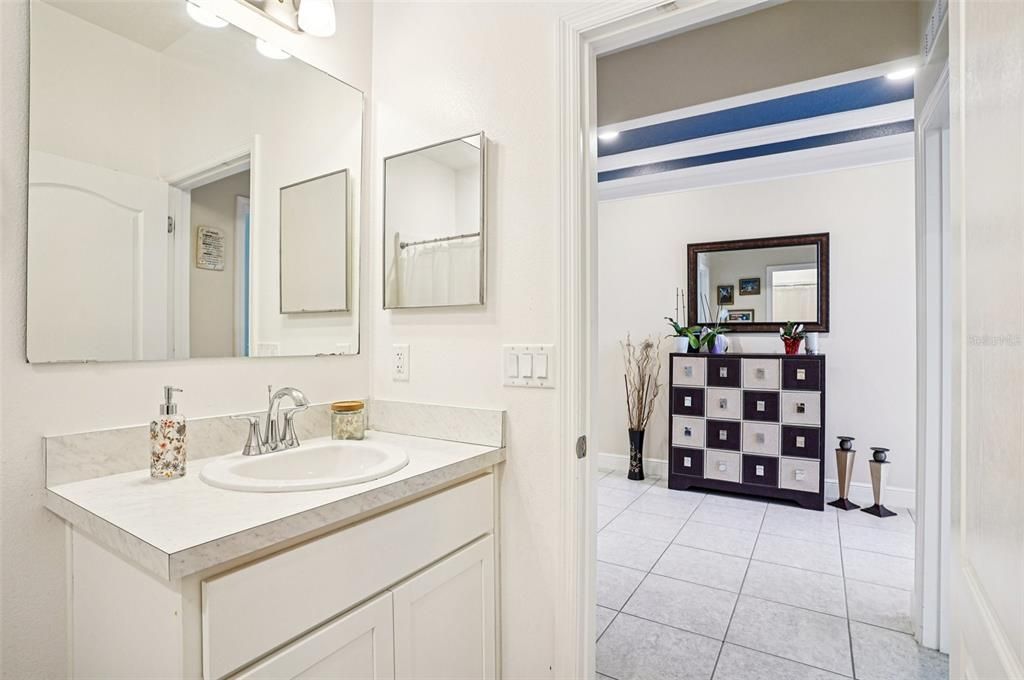 合同活跃: $448,333 (4 贝兹, 3 浴室, 2722 平方英尺)