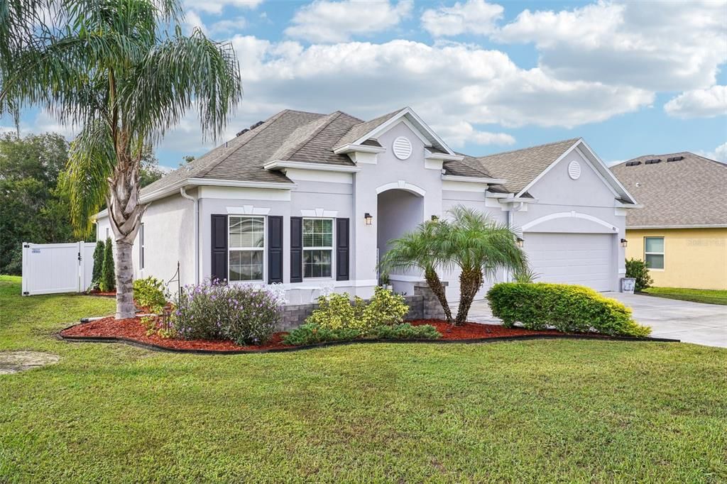 合同活跃: $448,333 (4 贝兹, 3 浴室, 2722 平方英尺)