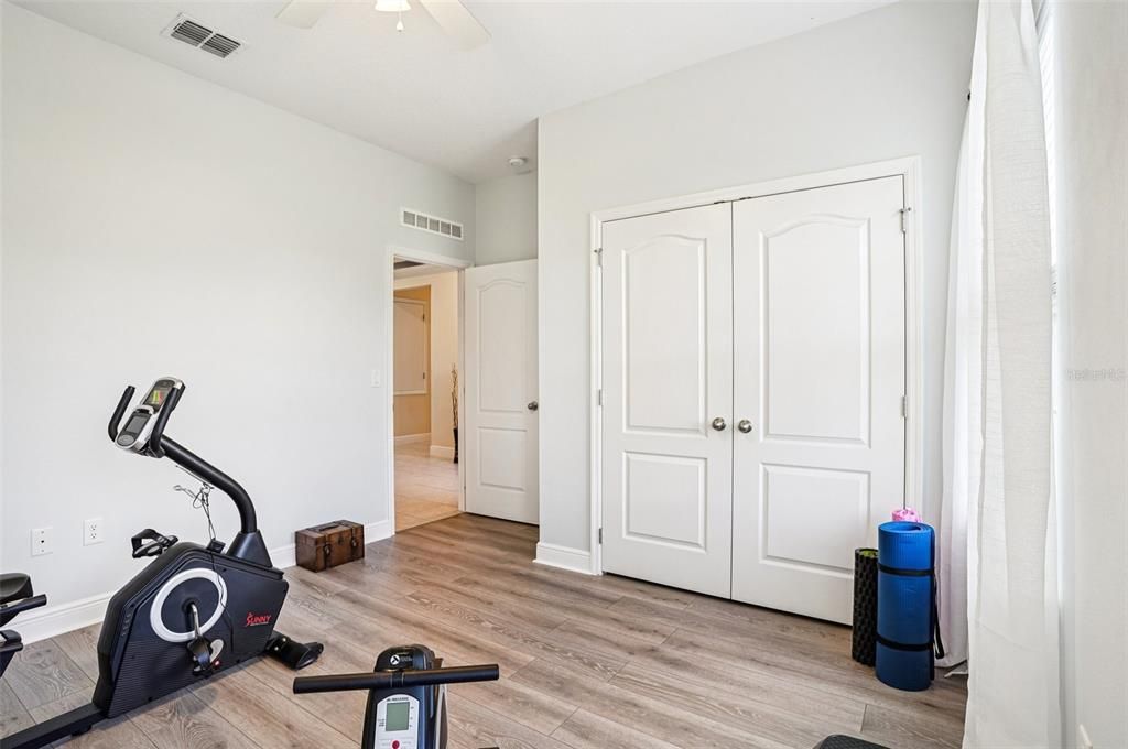 合同活跃: $448,333 (4 贝兹, 3 浴室, 2722 平方英尺)