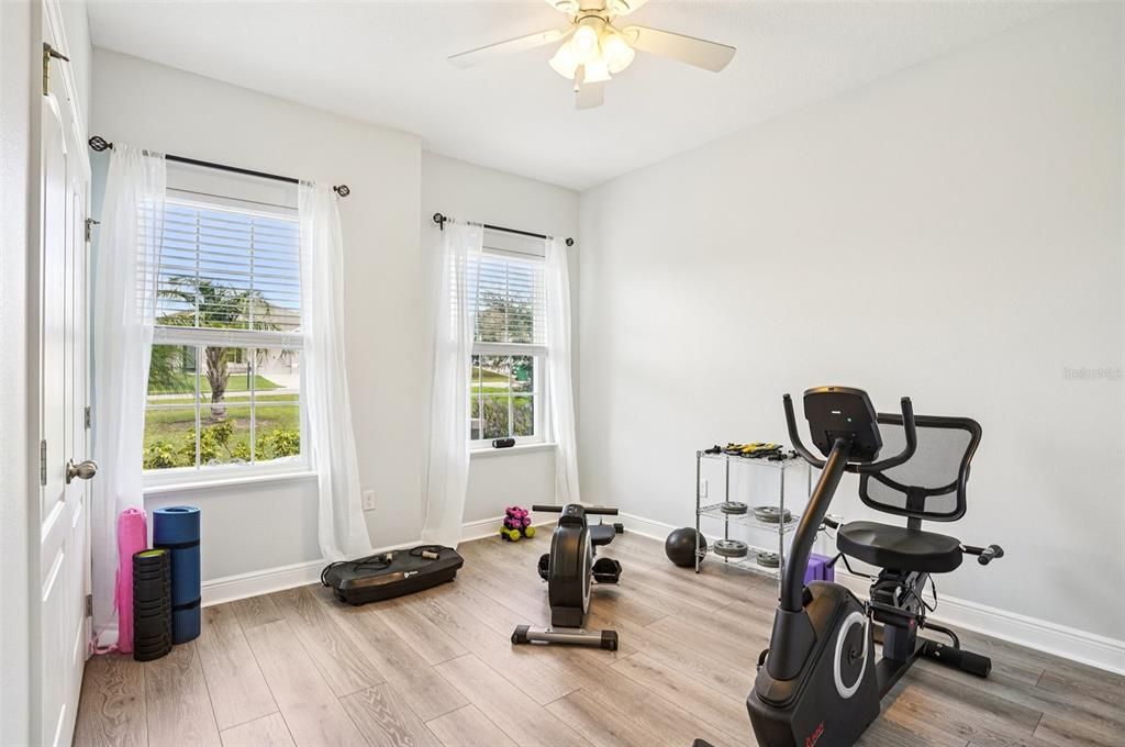 合同活跃: $448,333 (4 贝兹, 3 浴室, 2722 平方英尺)