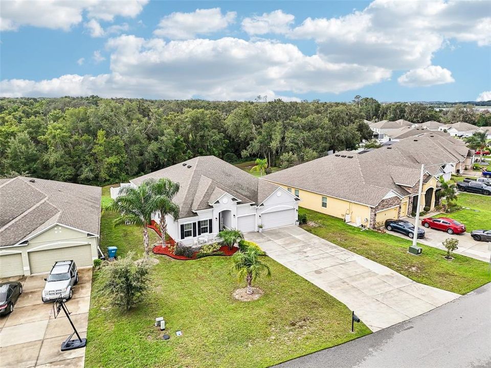 合同活跃: $448,333 (4 贝兹, 3 浴室, 2722 平方英尺)