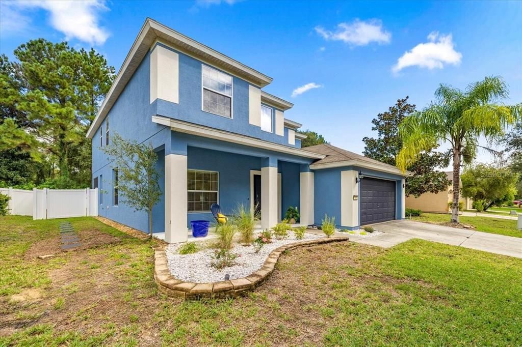 合同活跃: $375,000 (4 贝兹, 3 浴室, 2510 平方英尺)