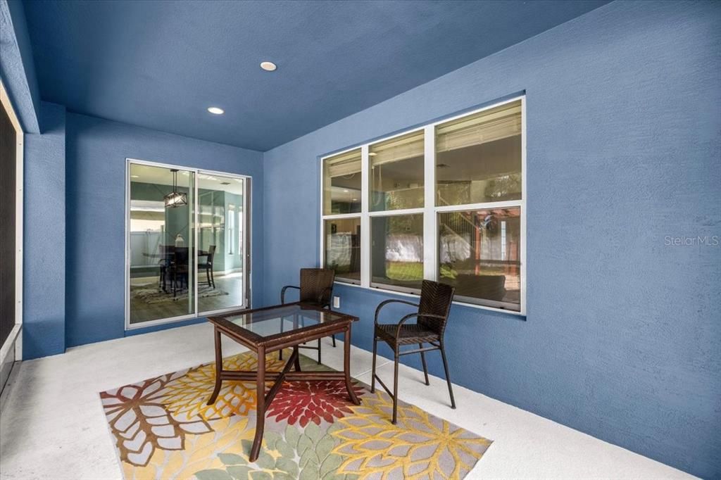 合同活跃: $375,000 (4 贝兹, 3 浴室, 2510 平方英尺)