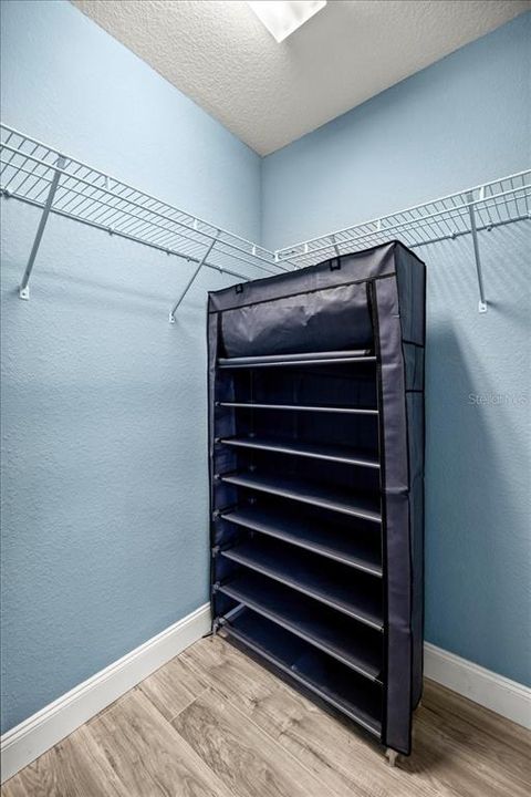 合同活跃: $375,000 (4 贝兹, 3 浴室, 2510 平方英尺)