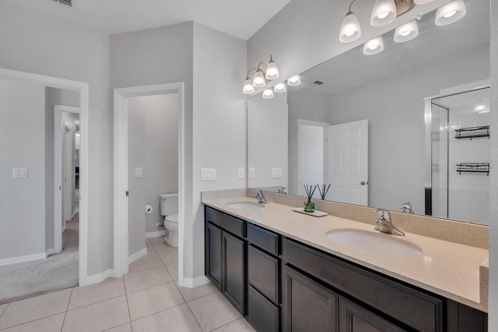 En Venta: $365,000 (4 camas, 2 baños, 1774 Pies cuadrados)