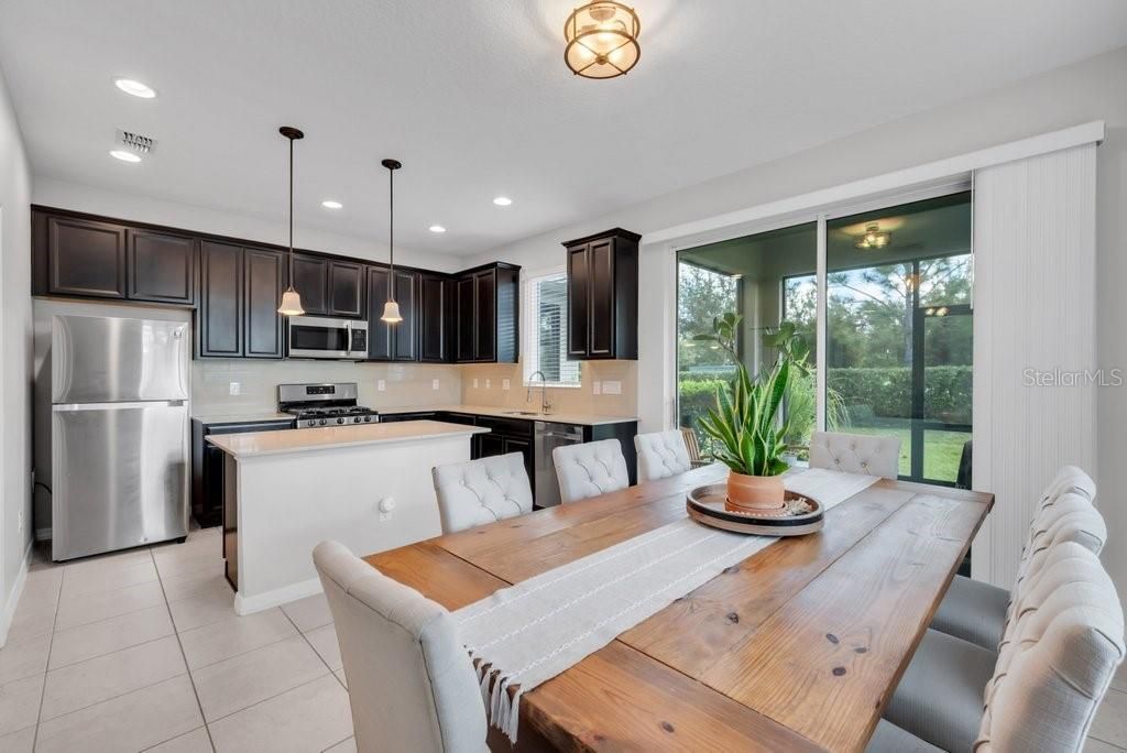 En Venta: $365,000 (4 camas, 2 baños, 1774 Pies cuadrados)