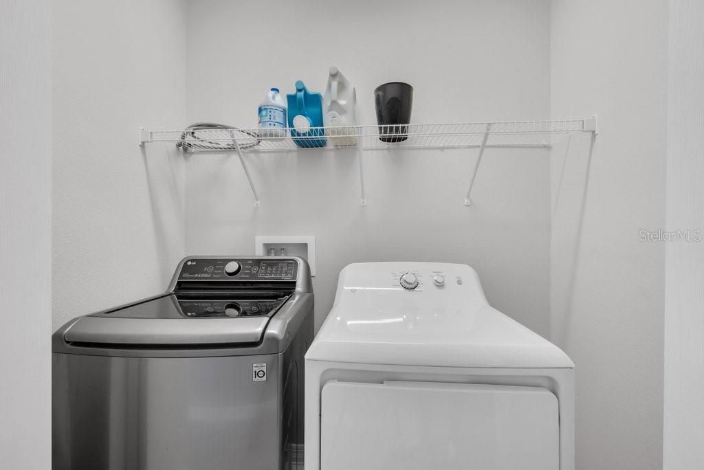 En Venta: $365,000 (4 camas, 2 baños, 1774 Pies cuadrados)