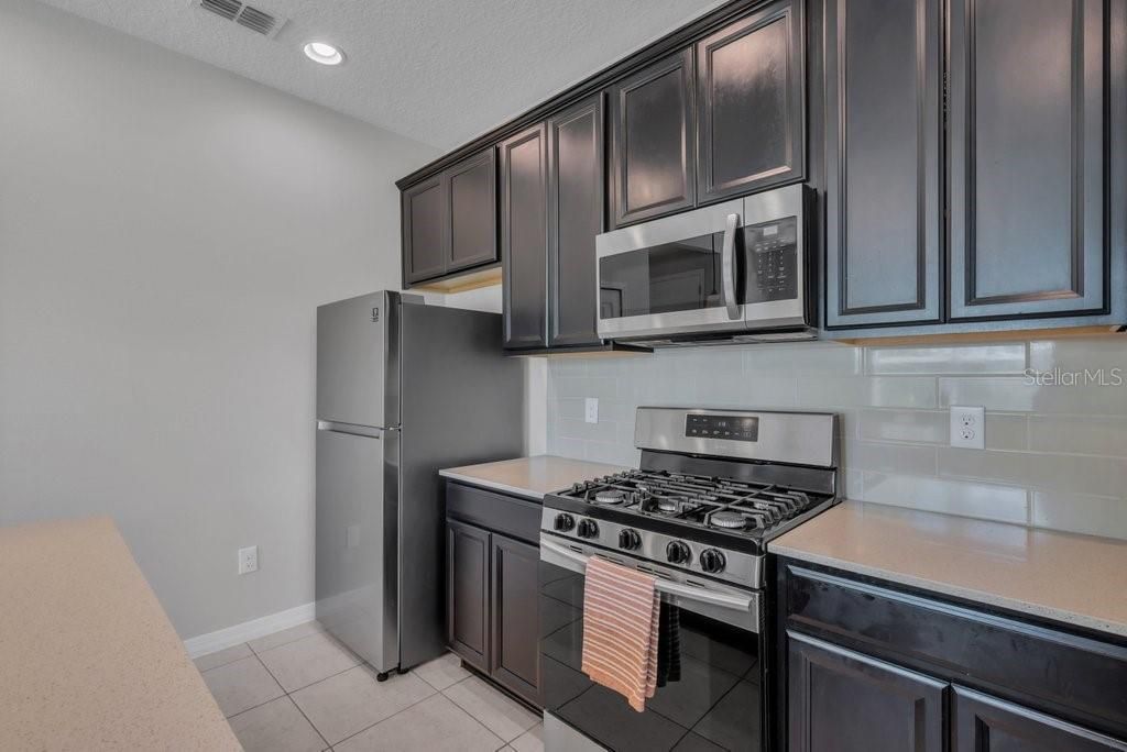 En Venta: $365,000 (4 camas, 2 baños, 1774 Pies cuadrados)