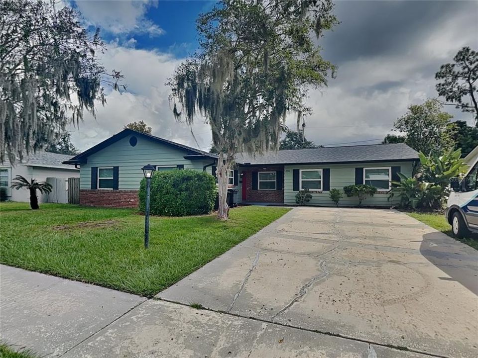 Active With Contract: $2,459 (4 beds, 2 baths, 2018 Square Feet)