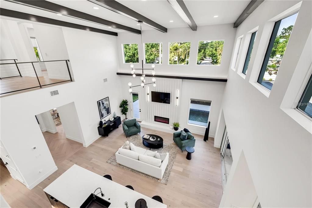 Activo con contrato: $2,950,000 (5 camas, 5 baños, 3595 Pies cuadrados)