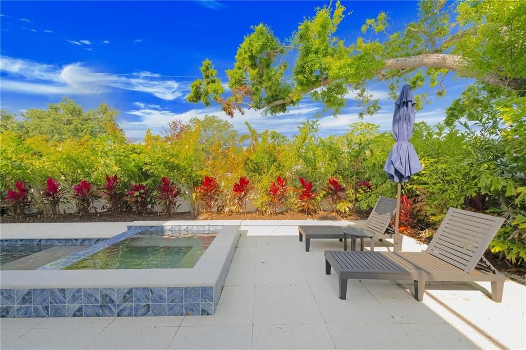 Activo con contrato: $2,950,000 (5 camas, 5 baños, 3595 Pies cuadrados)