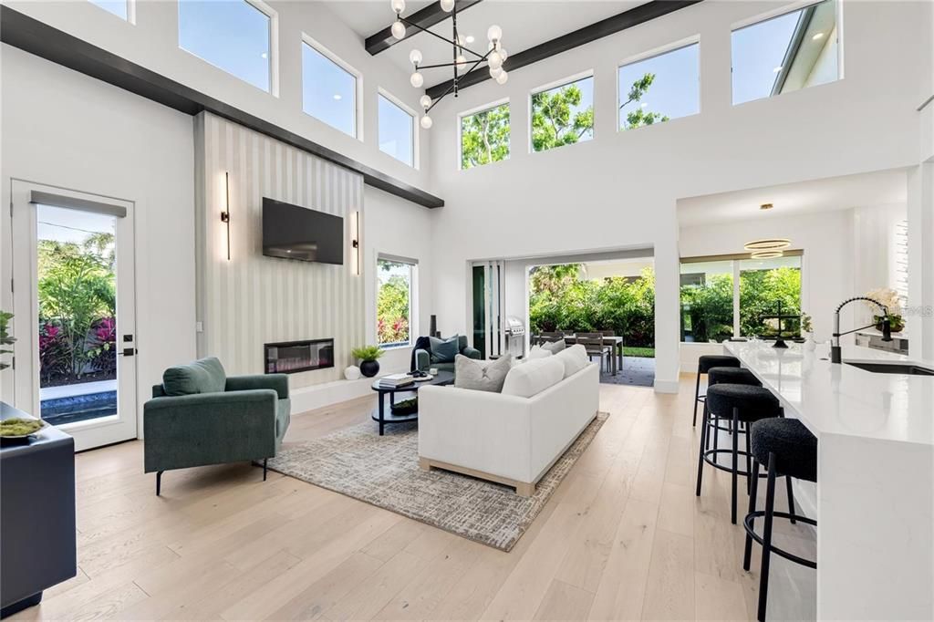 Activo con contrato: $2,950,000 (5 camas, 5 baños, 3595 Pies cuadrados)