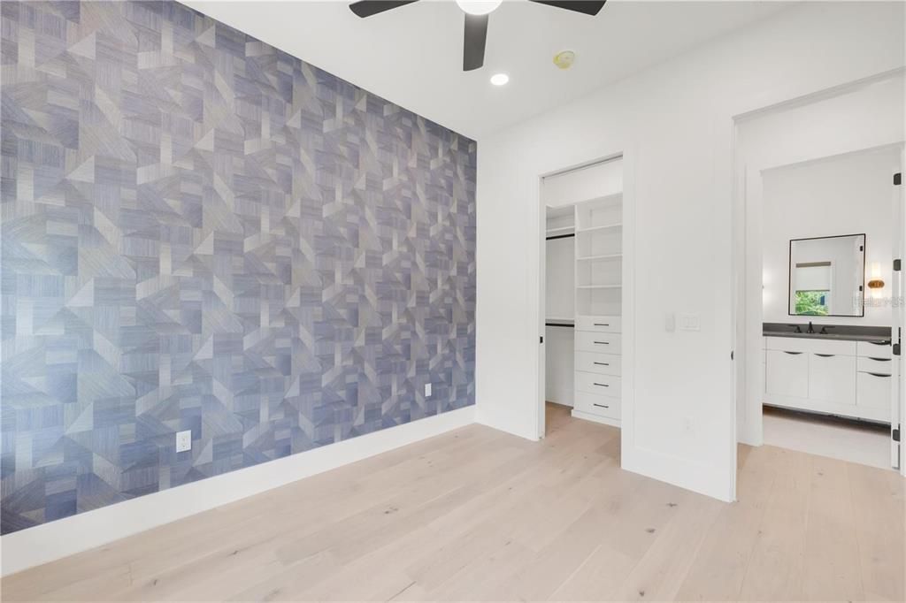 Activo con contrato: $2,950,000 (5 camas, 5 baños, 3595 Pies cuadrados)