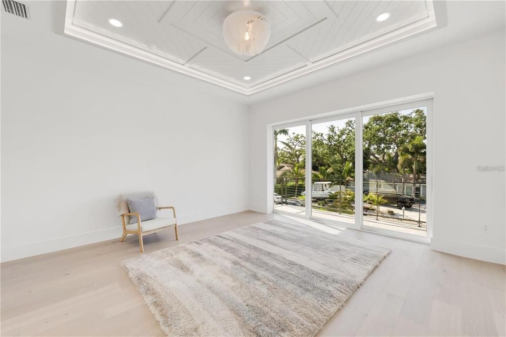 Activo con contrato: $2,950,000 (5 camas, 5 baños, 3595 Pies cuadrados)