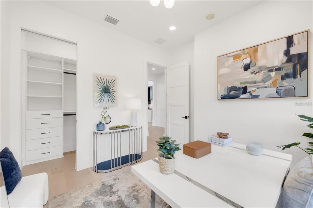 Activo con contrato: $2,950,000 (5 camas, 5 baños, 3595 Pies cuadrados)