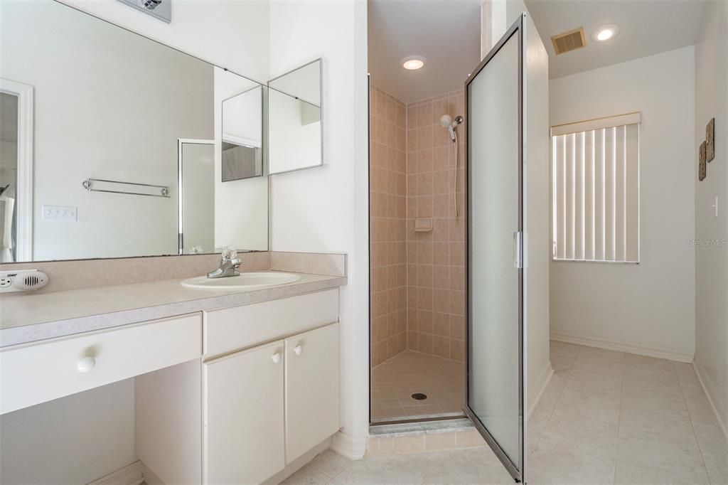 For Sale: $374,000 (3 beds, 2 baths, 1936 Square Feet)