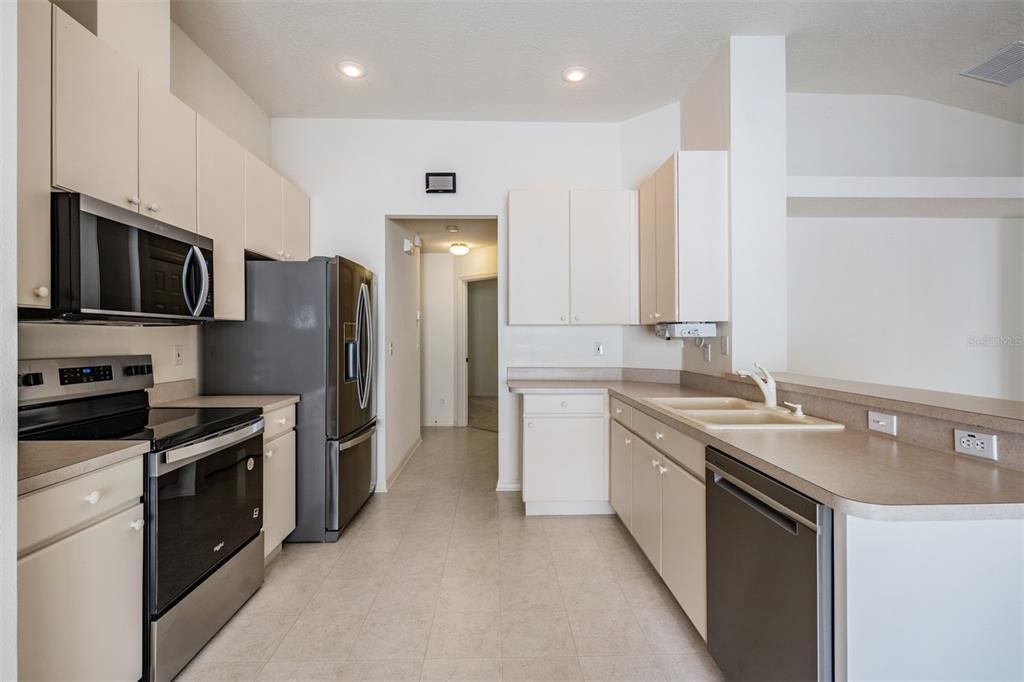 For Sale: $374,000 (3 beds, 2 baths, 1936 Square Feet)