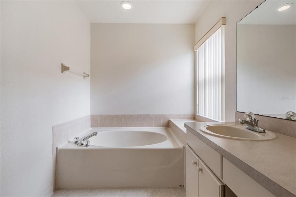 For Sale: $374,000 (3 beds, 2 baths, 1936 Square Feet)