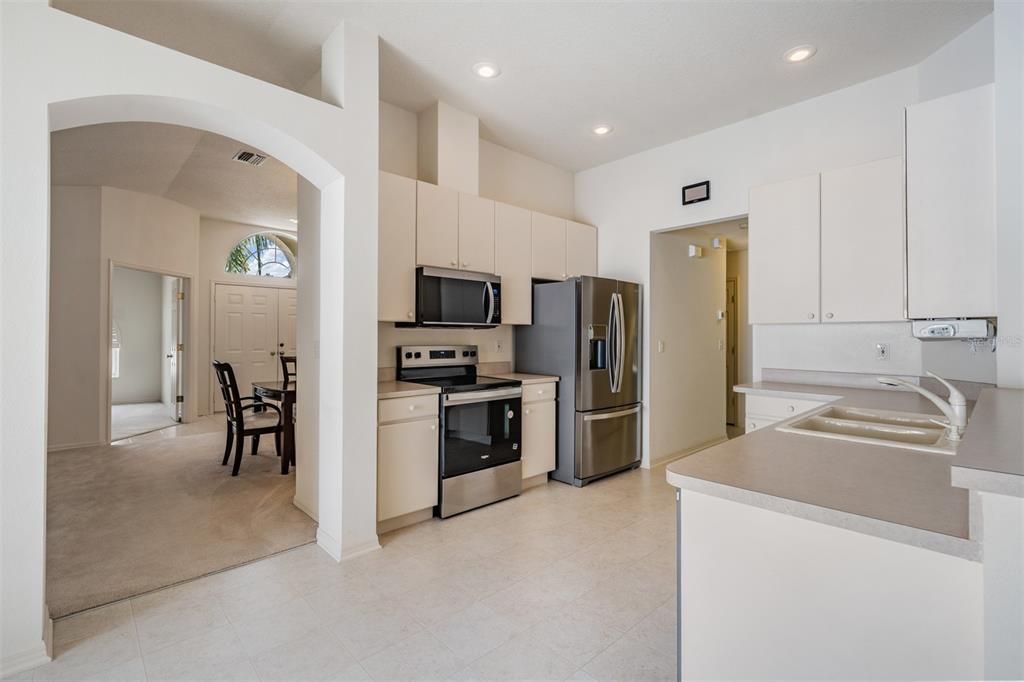 For Sale: $374,000 (3 beds, 2 baths, 1936 Square Feet)