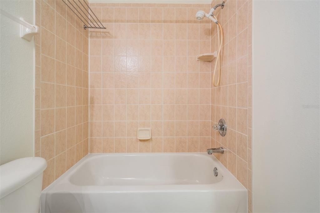 For Sale: $374,000 (3 beds, 2 baths, 1936 Square Feet)