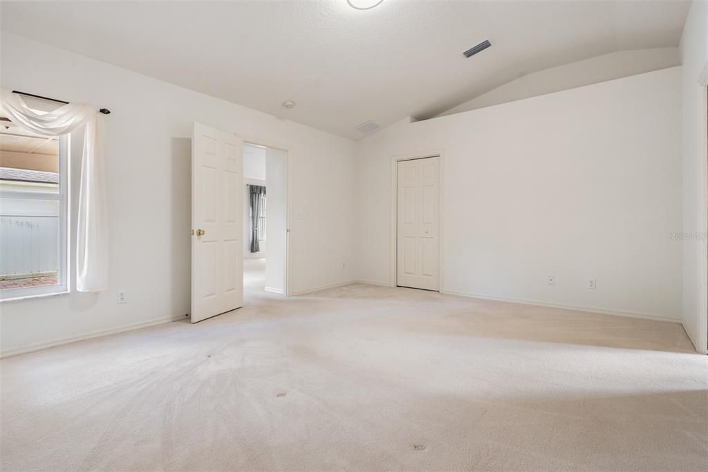 For Sale: $374,000 (3 beds, 2 baths, 1936 Square Feet)