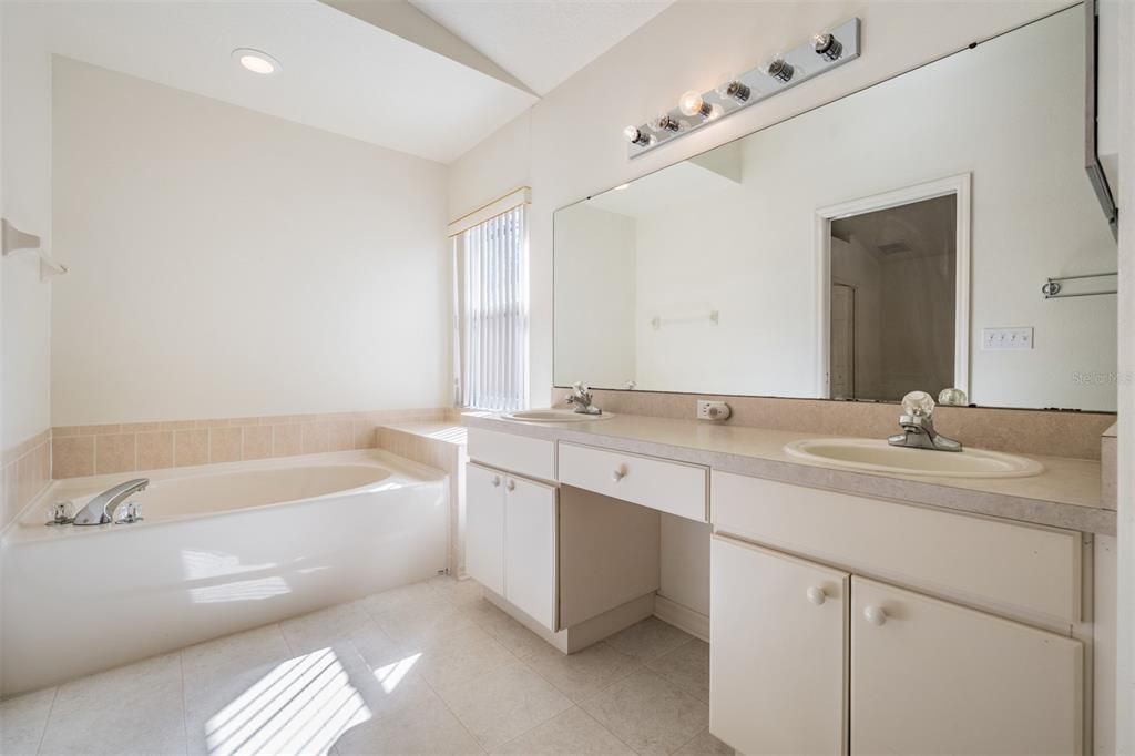 For Sale: $374,000 (3 beds, 2 baths, 1936 Square Feet)