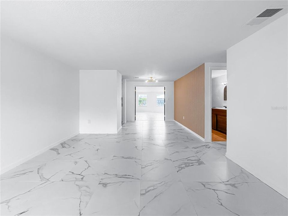 Activo con contrato: $269,000 (4 camas, 2 baños, 1392 Pies cuadrados)