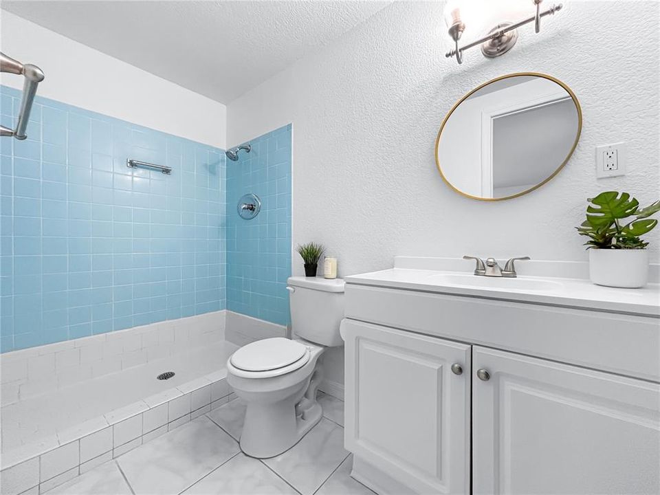 Activo con contrato: $269,000 (4 camas, 2 baños, 1392 Pies cuadrados)