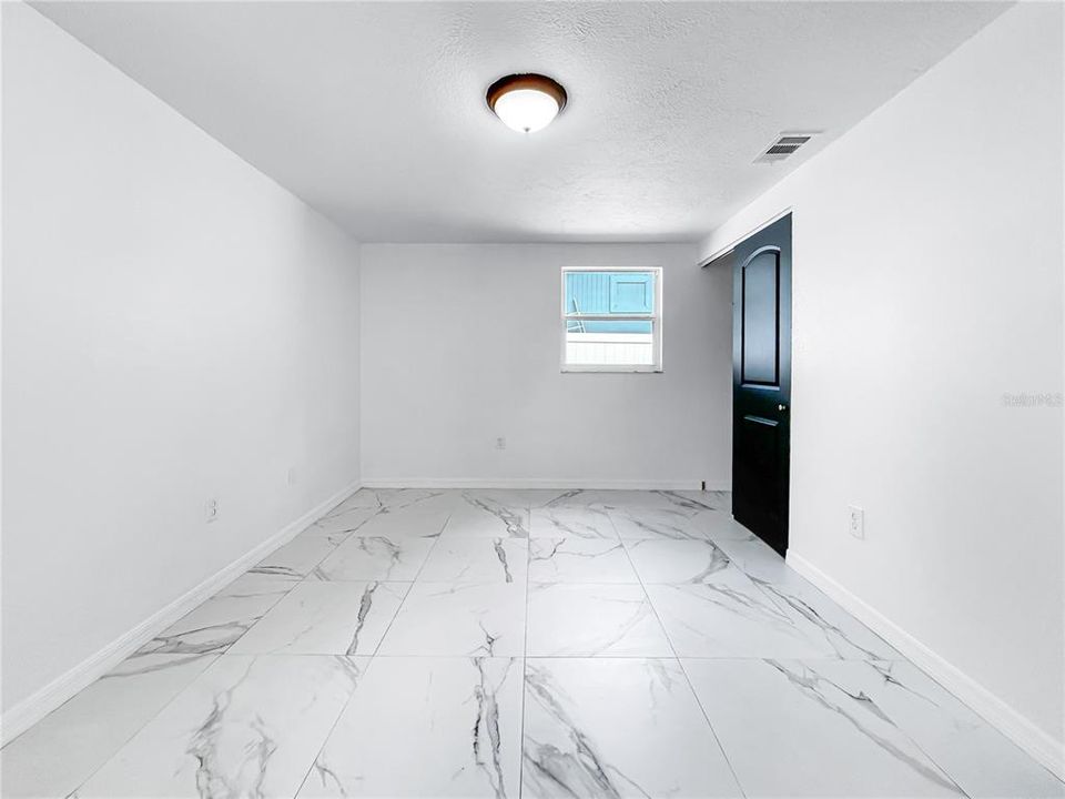 Activo con contrato: $269,000 (4 camas, 2 baños, 1392 Pies cuadrados)