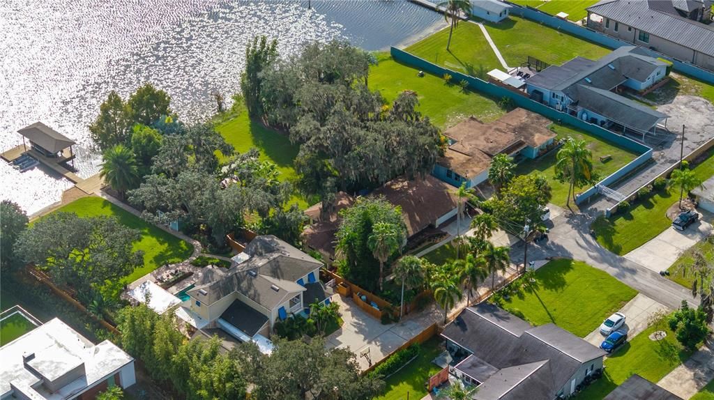 合同活跃: $825,000 (3 贝兹, 2 浴室, 2502 平方英尺)