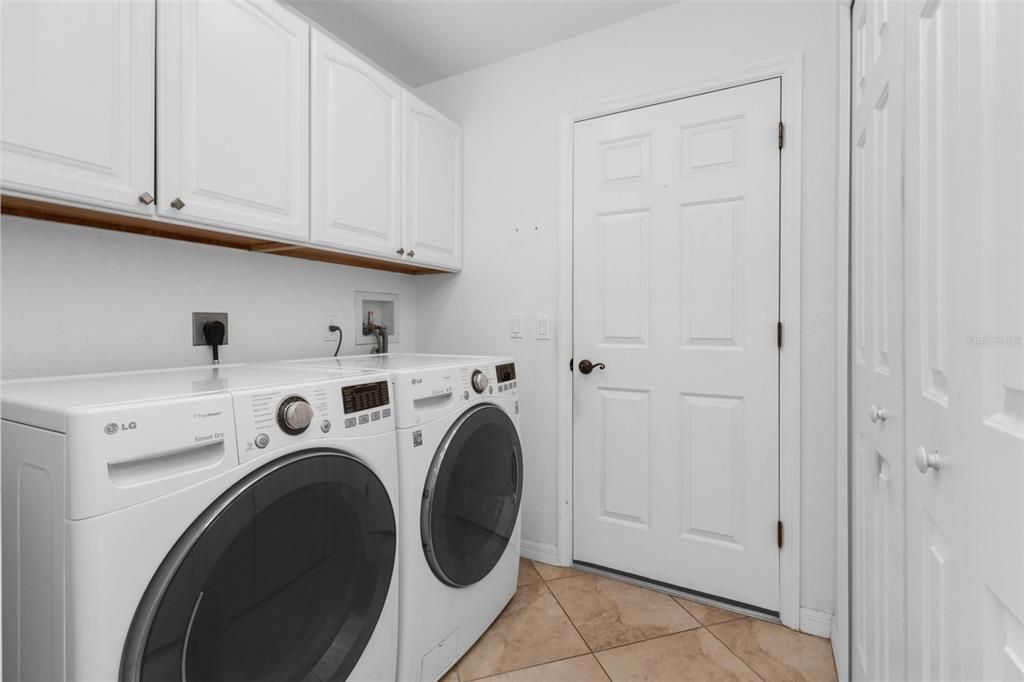 Active With Contract: $299,000 (3 beds, 2 baths, 1807 Square Feet)