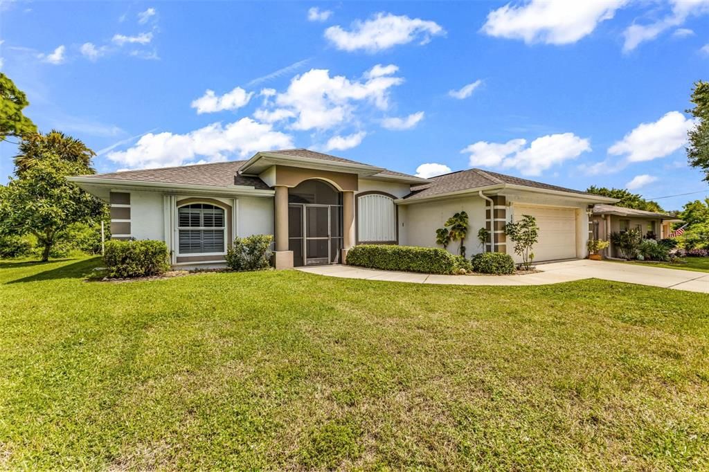 Active With Contract: $299,000 (3 beds, 2 baths, 1807 Square Feet)