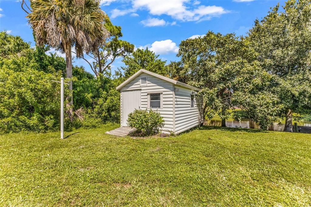 Active With Contract: $299,000 (3 beds, 2 baths, 1807 Square Feet)