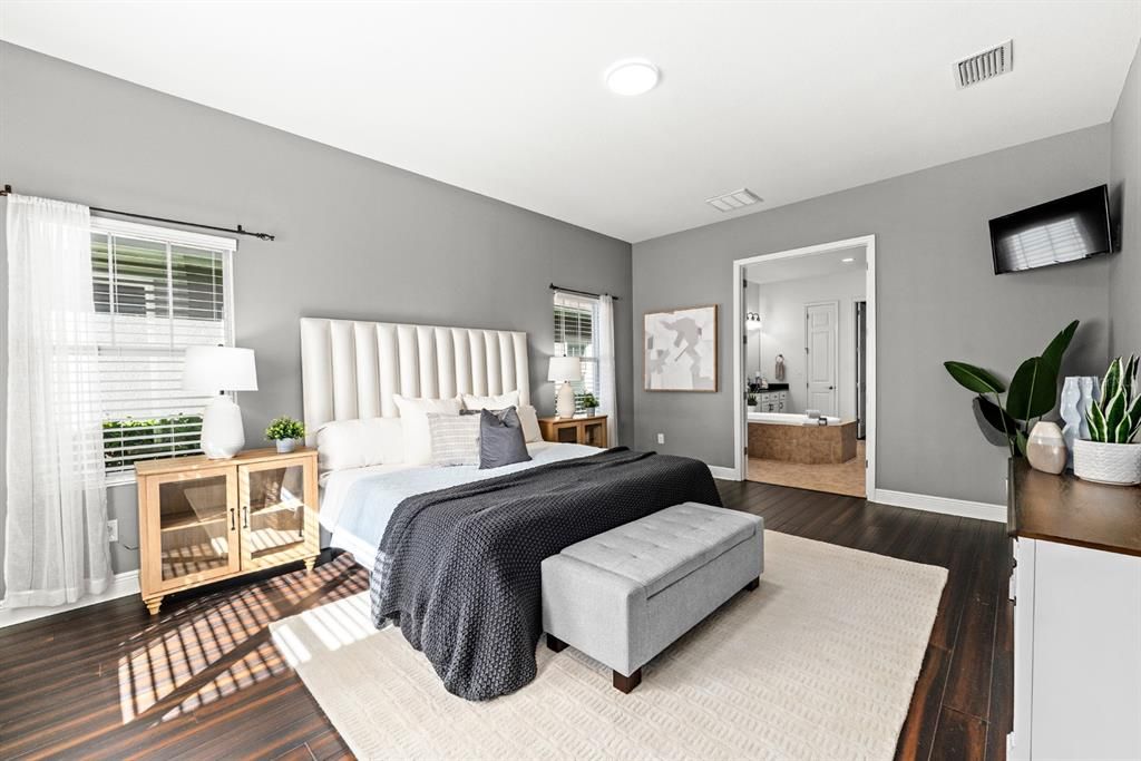 合同活跃: $699,990 (4 贝兹, 3 浴室, 4023 平方英尺)