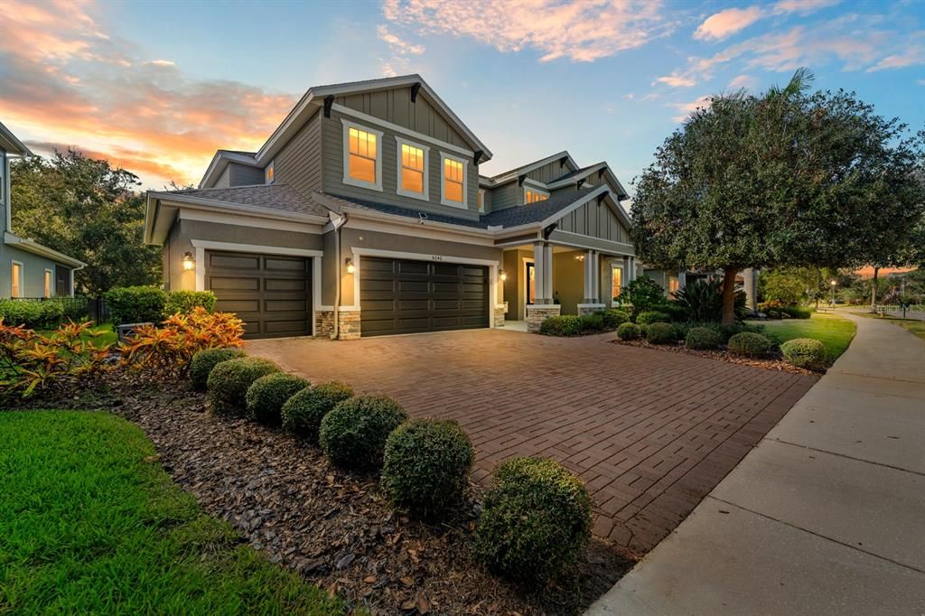 合同活跃: $699,990 (4 贝兹, 3 浴室, 4023 平方英尺)