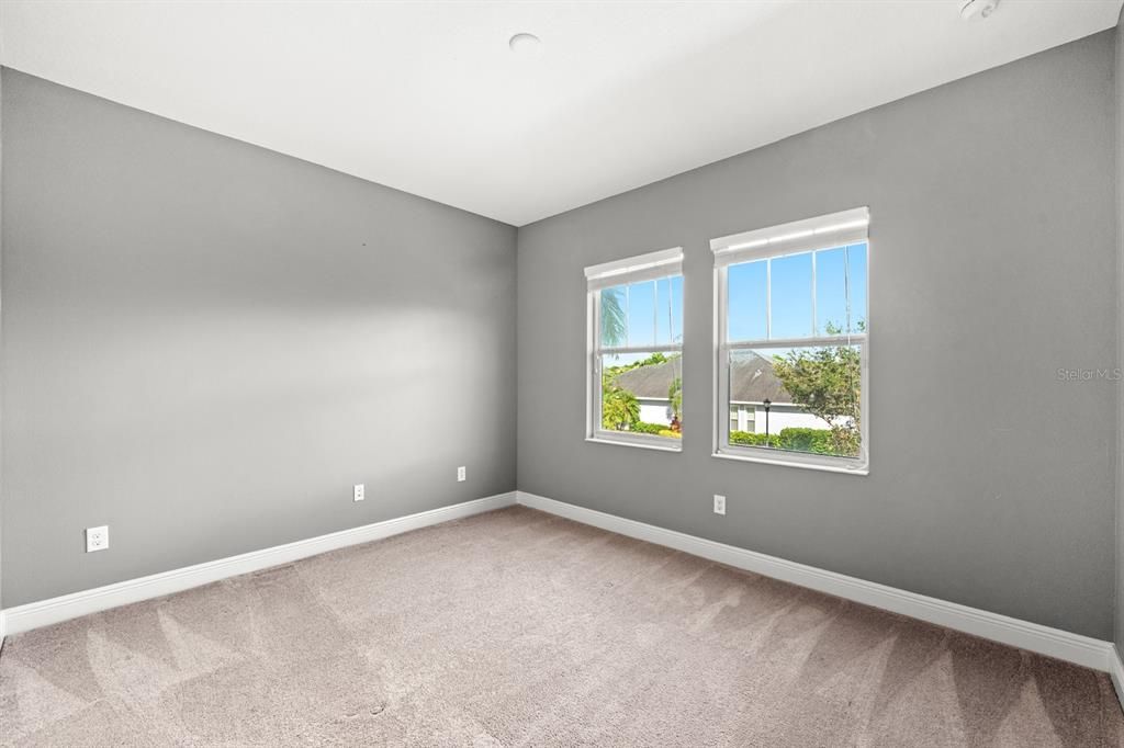 合同活跃: $699,990 (4 贝兹, 3 浴室, 4023 平方英尺)