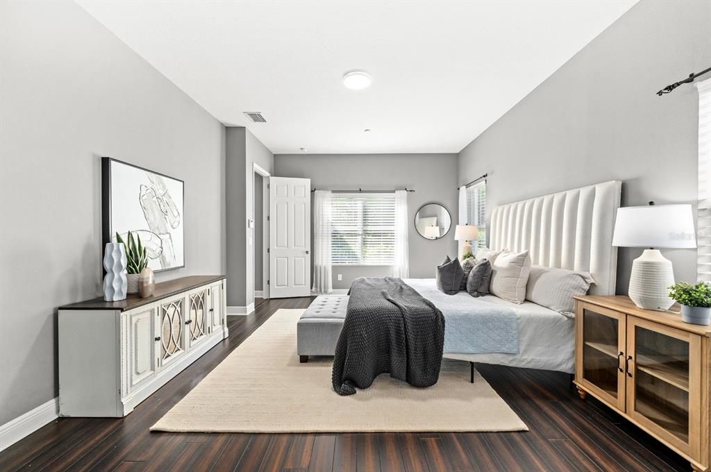 合同活跃: $699,990 (4 贝兹, 3 浴室, 4023 平方英尺)