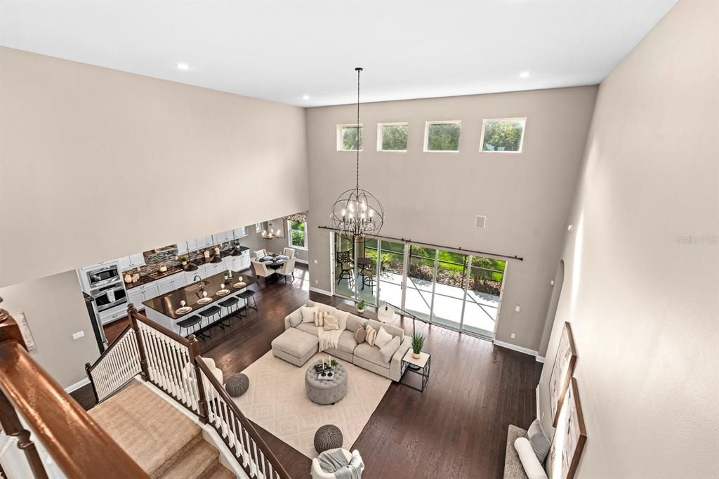 合同活跃: $699,990 (4 贝兹, 3 浴室, 4023 平方英尺)