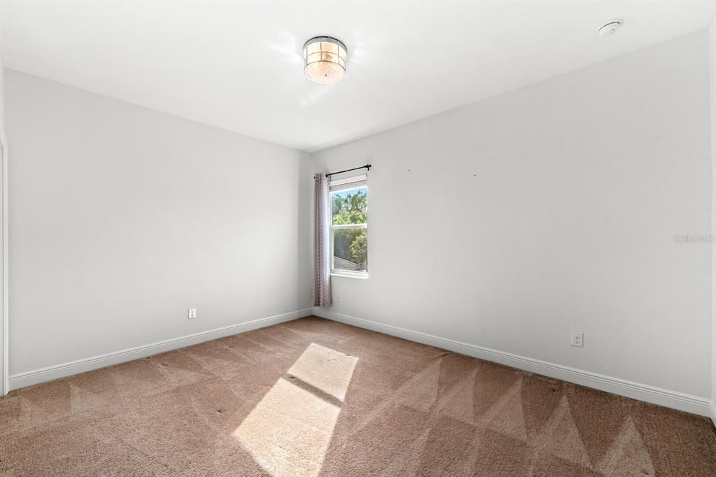 合同活跃: $699,990 (4 贝兹, 3 浴室, 4023 平方英尺)